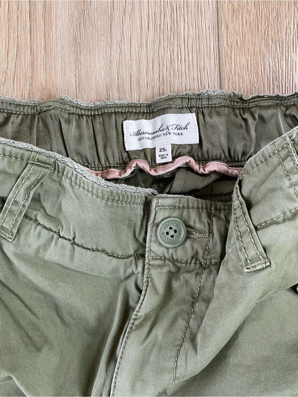 Abercrombie & Fitch Low Rise Ultra Loose Cargo Pants